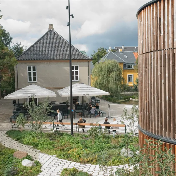 Asak Flyt i Fredriksberg på John Winthers plass - Danmark - Metten