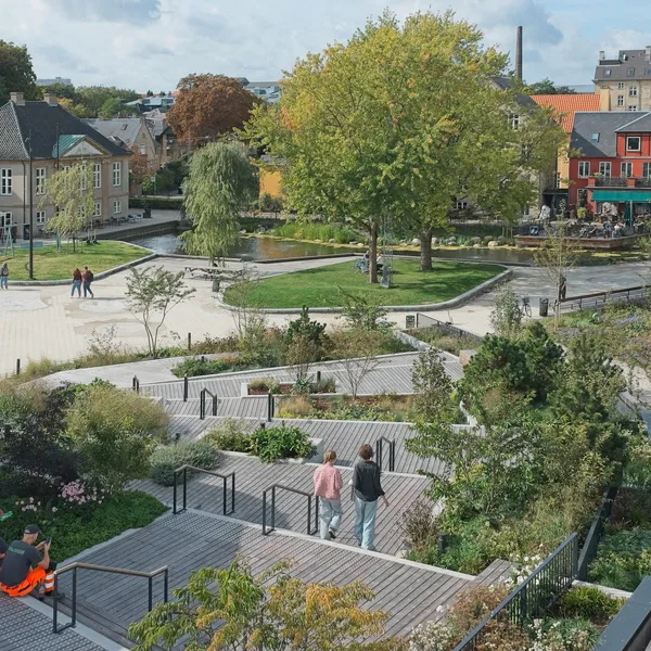 Asak Flyt i Fredriksberg på John Winthers plass - Danmark - Metten