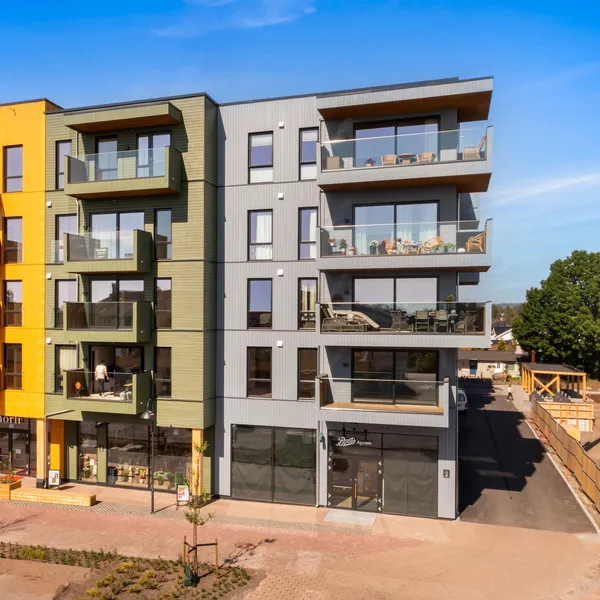Tolvsrød torg tønsberg herregård rød og brunmix, gressarmering og flyt