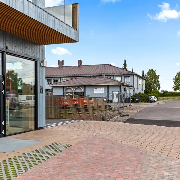 Tolvsrød torg tønsberg herregård rød og brunmix, gressarmering og flyt