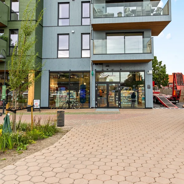 Tolvsrød torg tønsberg herregård rød og brunmix, gressarmering og flyt
