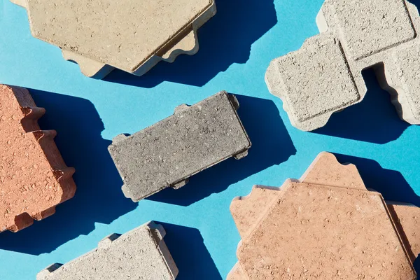 Et moodboardbilde av alle asak sine permeable drenerende belegningssteiner