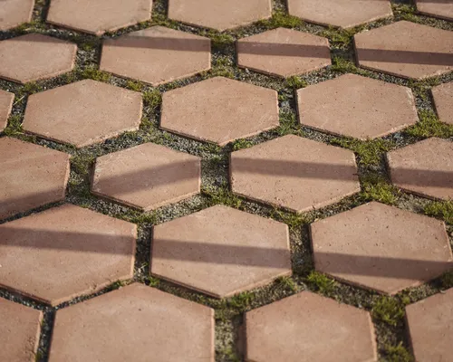 Asak FLYT som er lagt på bekkestua have i fargen rød terrakotta