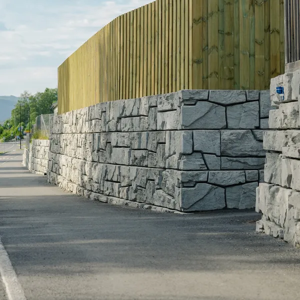 ASAK Verti-Block langs vei i Lillehammer