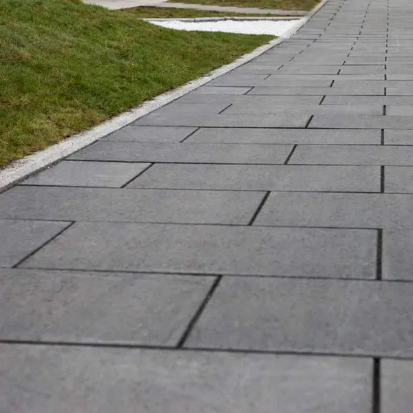 gangbaneheller i fargen koks fra asak utenfor CC stadion Hamar