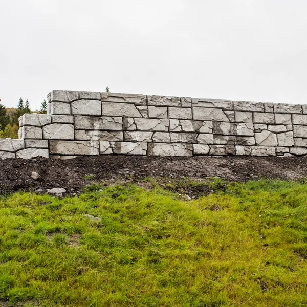 Verti-block fra asak langs veien i Helgeland, lagt av skanska