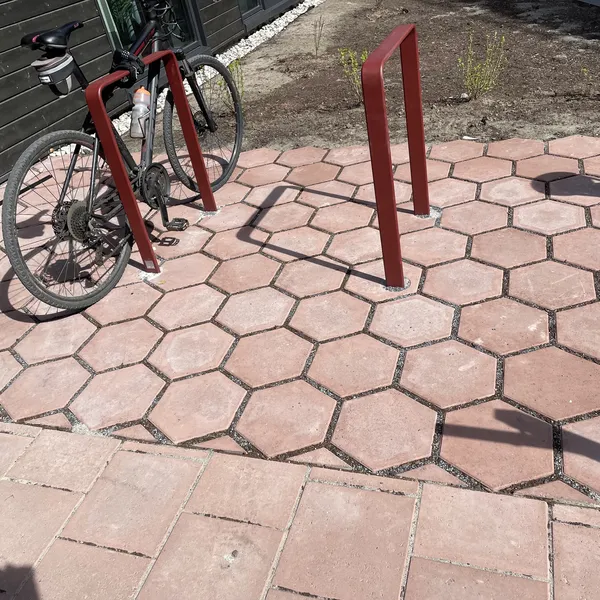 Asak FLYT i fargen Blek Terrakotta på Bekkestua Have