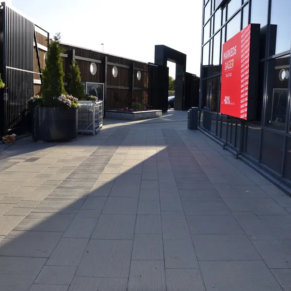 Børstede gangbaneheller utenfor oslo fashion outle